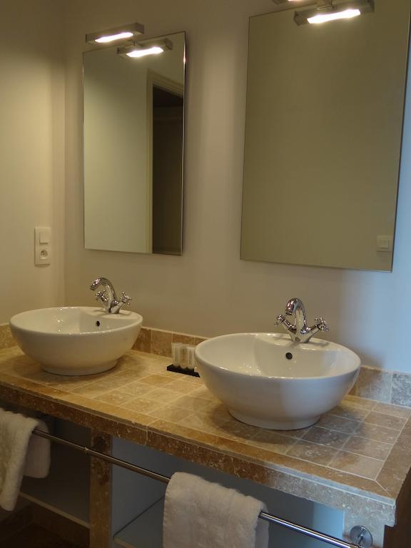 Bed & Breakfast L'Orangerie Каркасон Стая снимка